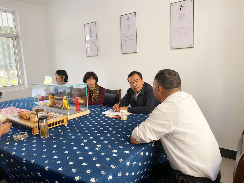 与洱源县法院邓川法庭驻庭调解员交流_副本