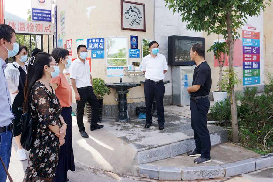 苍山西镇初级中学