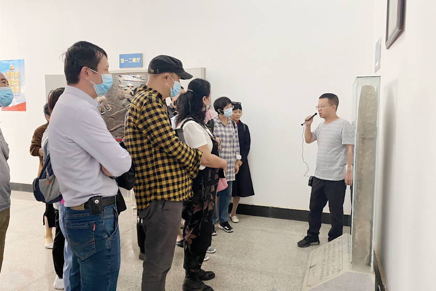 参观边屯文化馆2