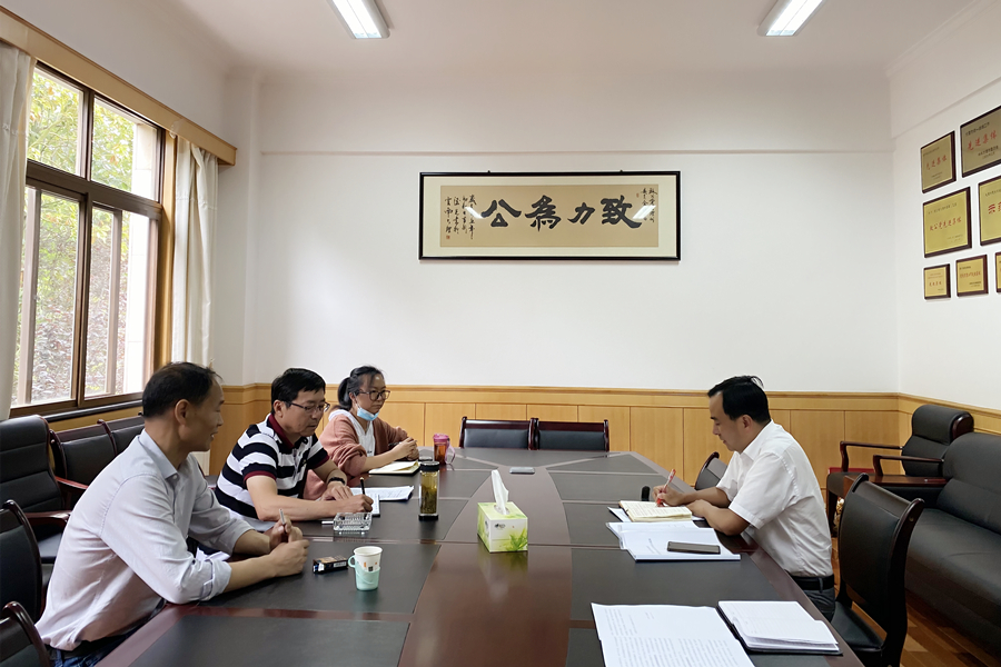 2020年9月8日，与大理州中级人民法院提案面商会现场