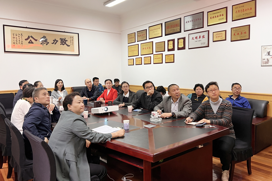 观看警示教育片（2）