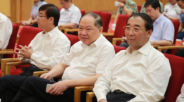 ２